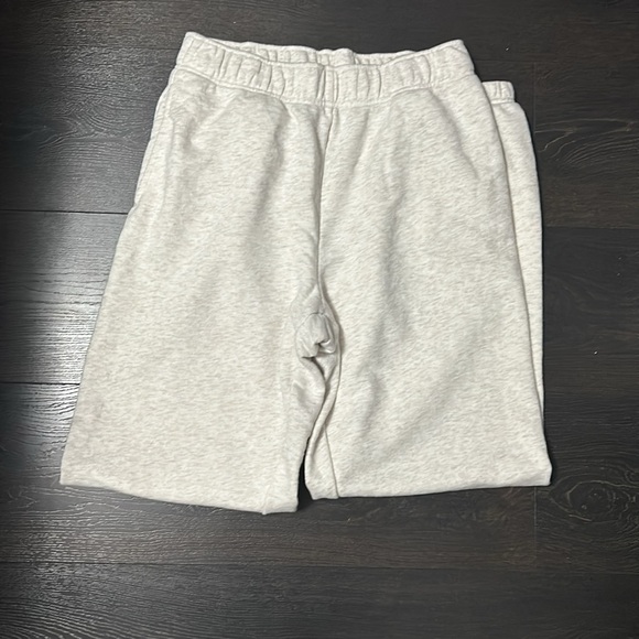 TNA BOYFRIEND SWEATPANTS. - Picture 2 of 5